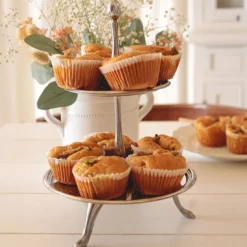 Alzata in acciaio inossidabile a due livelli per petit fours