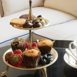 Alzata in acciaio inossidabile a due livelli per petit fours