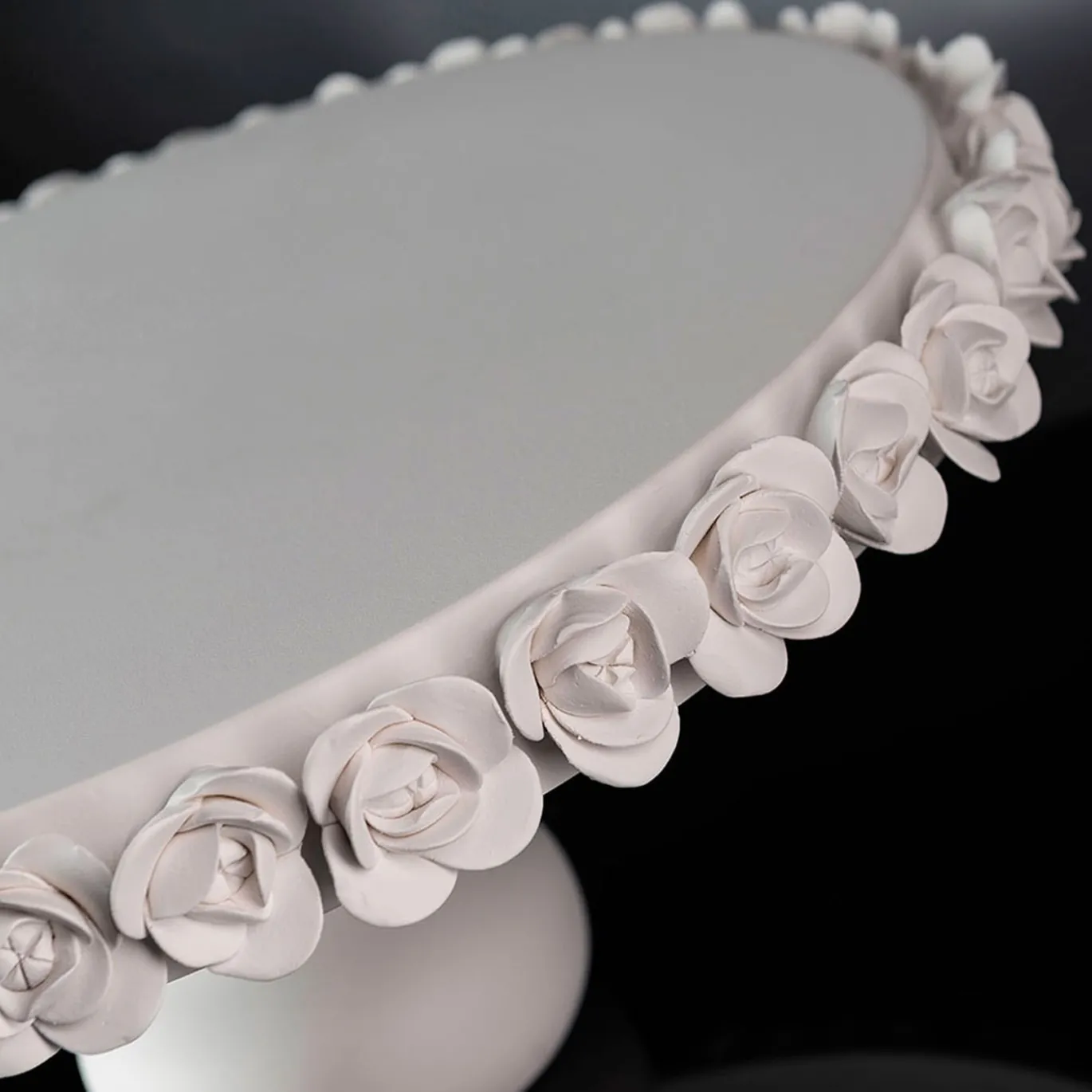 Alzata per torta Coco Camelie Flowery White