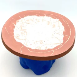 Alzata per torta Fungo Rock blu egiziano e rosa cipria