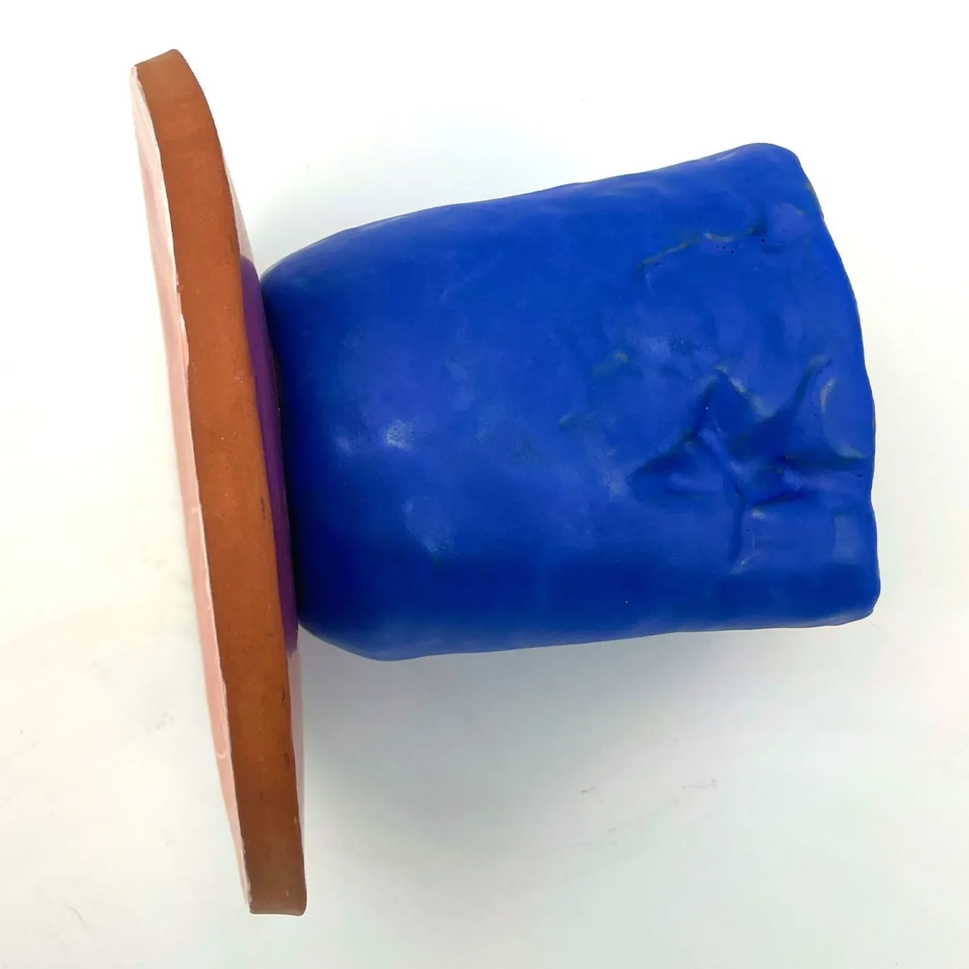 Alzata per torta Fungo Rock blu egiziano e rosa cipria