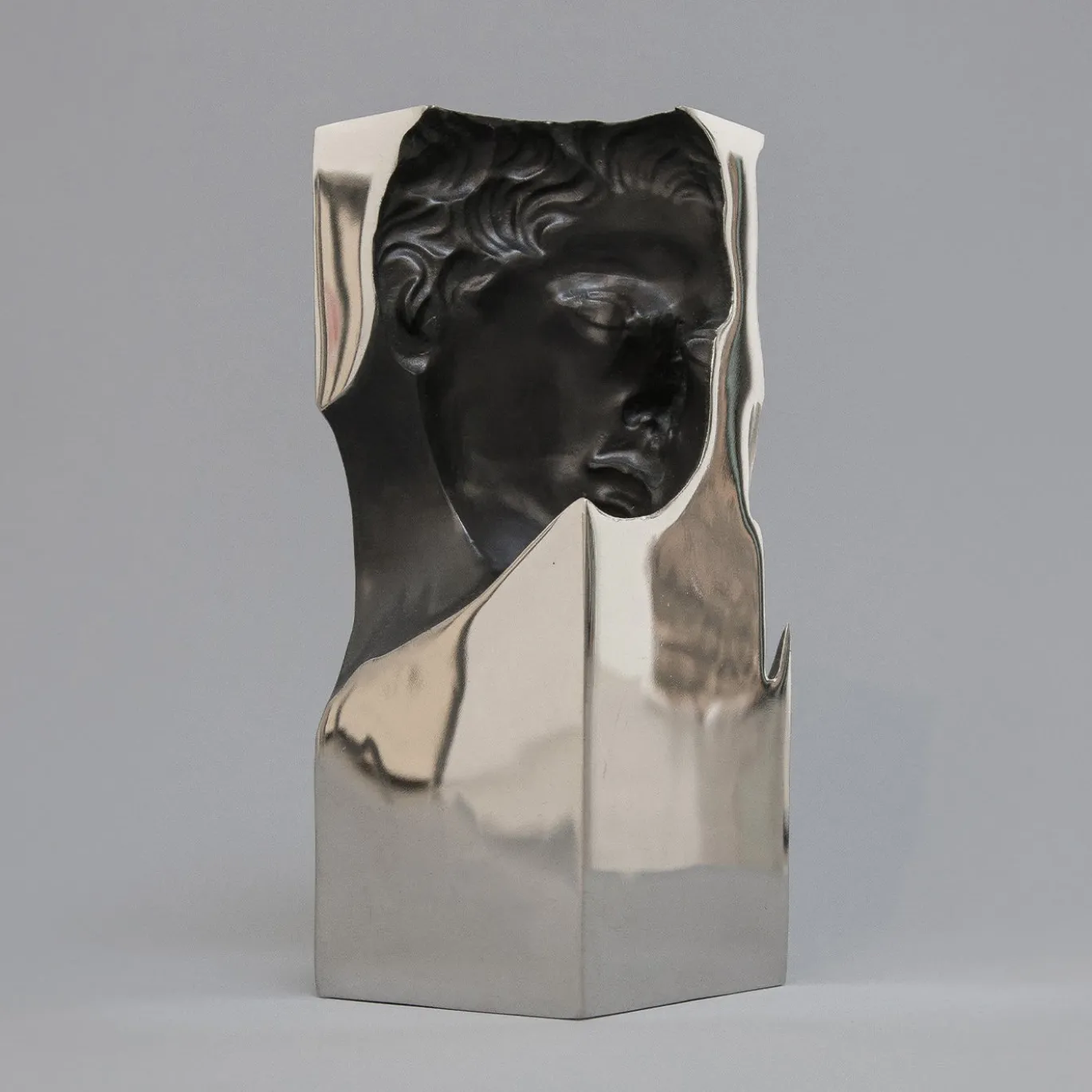Amori che non sanno come cavarsela in questo mondo (HE) Scultura #1