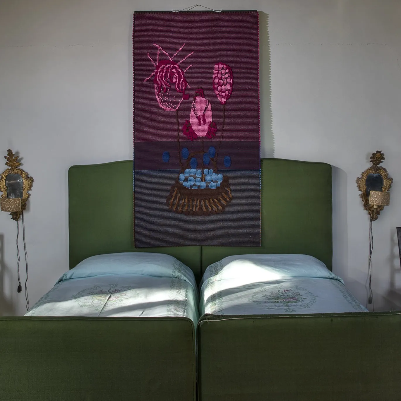 Arazzo Antentati Rosa e Blu in Lana di Anna Galtarossa #2