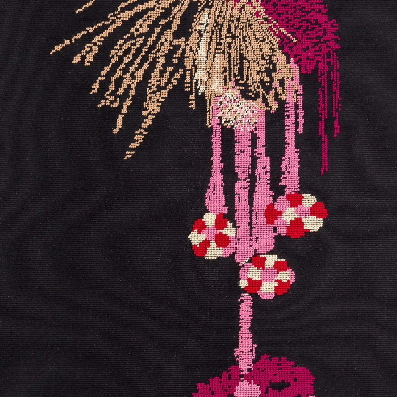 Arazzo Fantasma Rosa e Nero in lana di Anna Galtarossa
