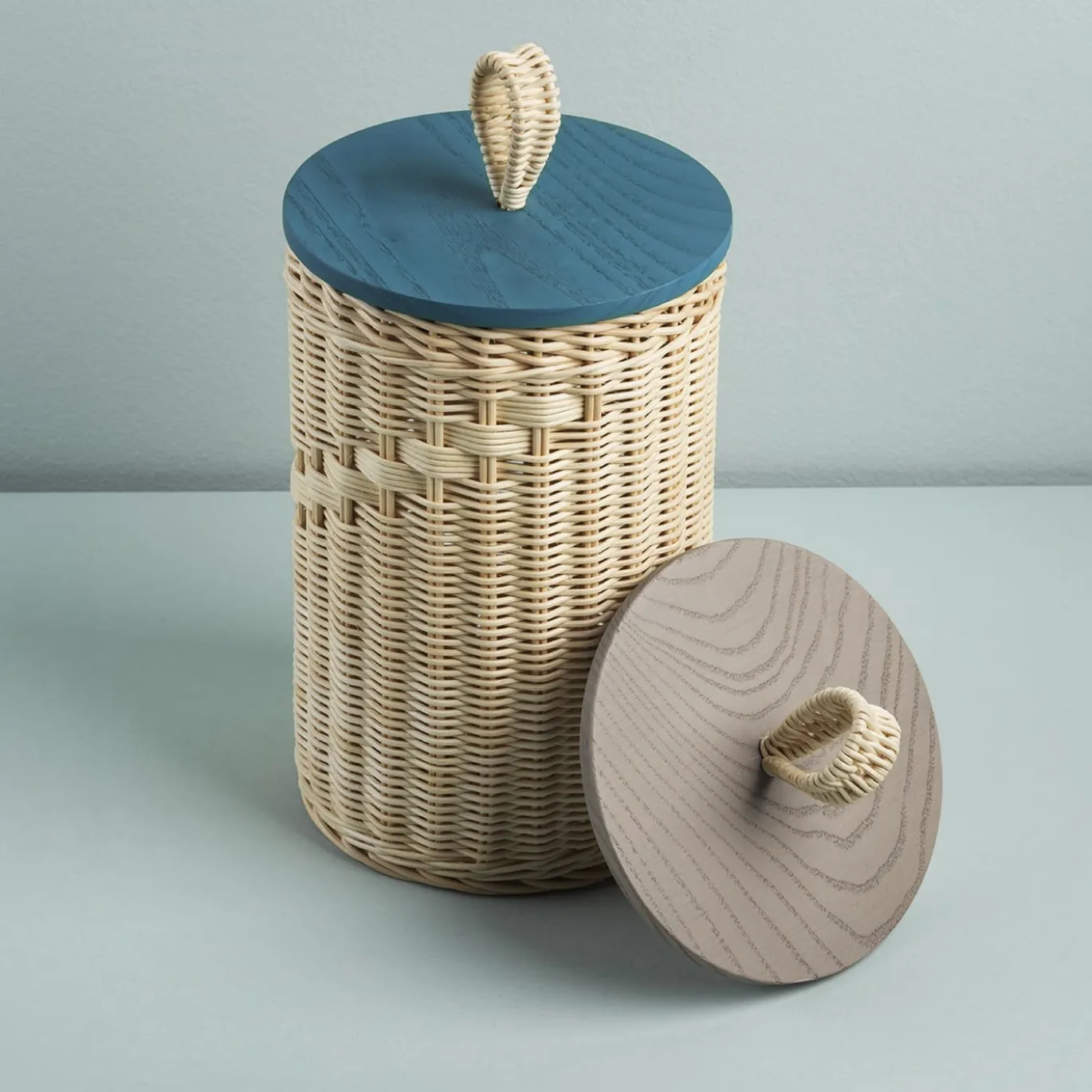 Barattolo Alto Goccia in Midollo con Coperchio in Legno Blu Pavone