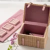 Bauletto portagioie Stella in legno intrecciato a mano con cinturini in pelle rosa