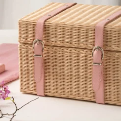 Bauletto portagioie Stella in legno intrecciato a mano con cinturini in pelle rosa