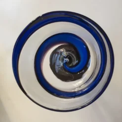 Bicchiere a stelo Vortex in blu/viola