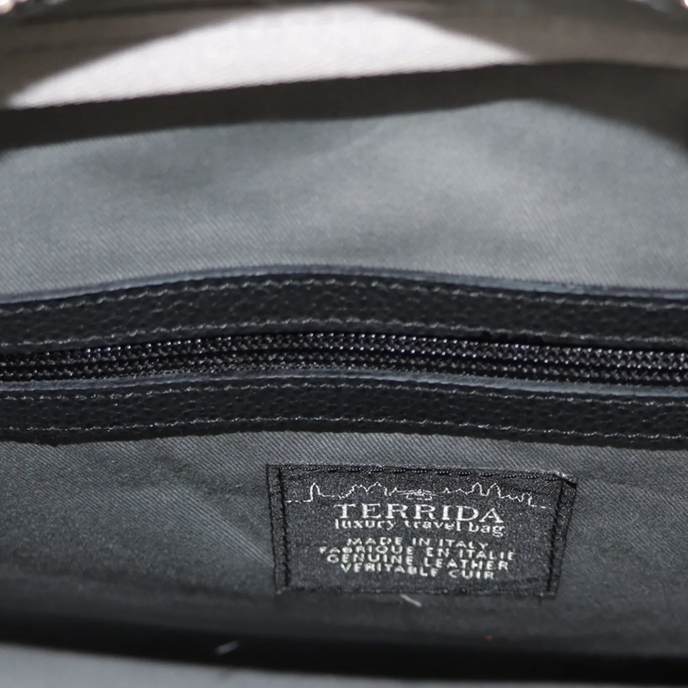 Borsa da viaggio nera con falso fondo