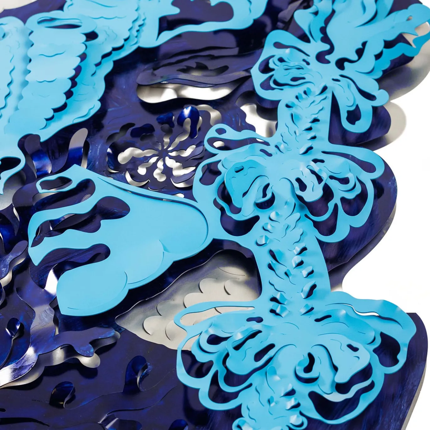 Caelum Stellans Blu Di Prussia Scultura da parete di Matteo Cibic