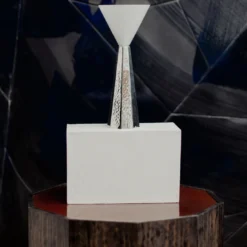 Calice Alegria in ottone argentato con coppa in vetro opalino bianco