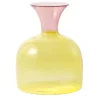 Caraffa in vetro giallo e rosa Karaffa di Aldo Cibic