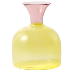 Caraffa in vetro giallo e rosa Karaffa di Aldo Cibic