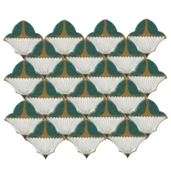 Composizione di Piastrelle in Ceramica Verde Zafferano con Motivo Floreale