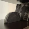 Fermalibri Cake in Marmo Nero Marquina e Marmo di Carrara Bianco