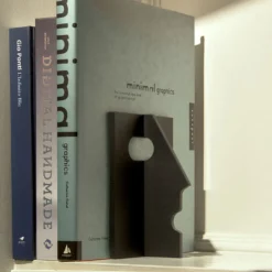 Fermalibri Mister T in acciaio di Philippe Tabet