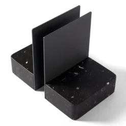 Fermalibri Pietra L08 in marmo Nero Marquinia di Piero Lissoni