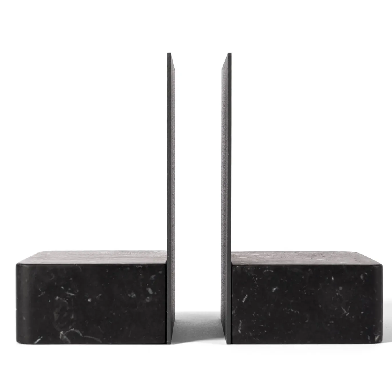 Fermalibri Pietra L08 in marmo Nero Marquinia di Piero Lissoni