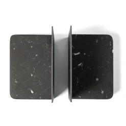 Fermalibri Pietra L08 in marmo Nero Marquinia di Piero Lissoni