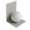 Fermalibro in marmo bianco di Carrara con sfera