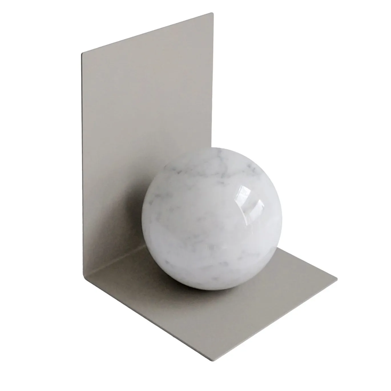 Fermalibro in marmo bianco di Carrara con sfera