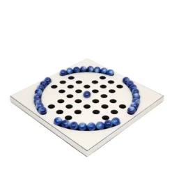 Gioco da tavolo Solitario con pedine blu