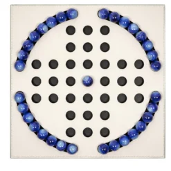 Gioco da tavolo Solitario con pedine blu