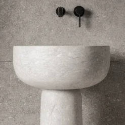 Lavabo autoportante Tetide in pietra di Vicenza grigia