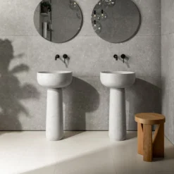 Lavabo autoportante Tetide in pietra di Vicenza grigia