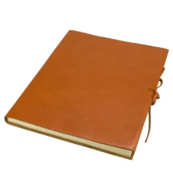 Libro grande in pelle con cravatta