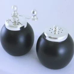 Macina sale e pepe in legno nero e ottone argentato
