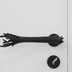 Maniglia nera Corallo di Nicole Valenti