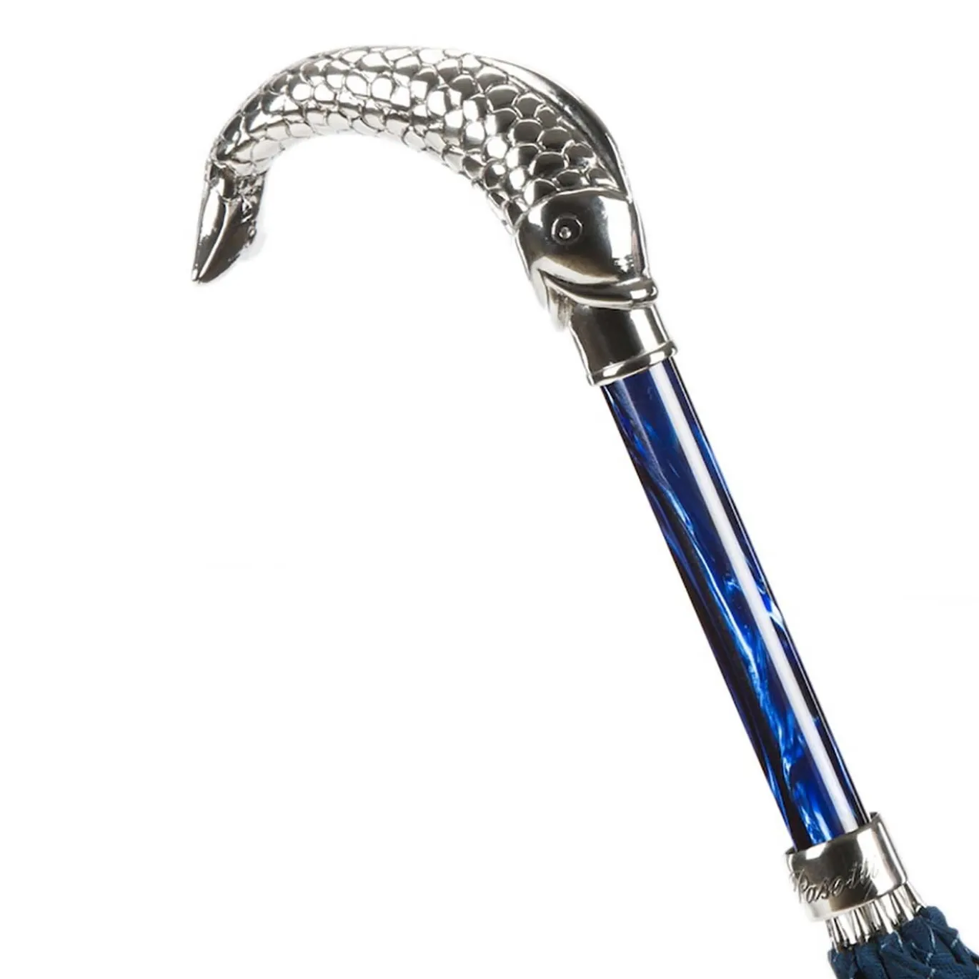 Ombrello blu con manico a forma di pesce