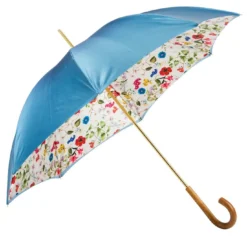 Ombrello con bouquet di fiori
