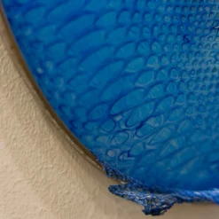 Opera d'arte Decorativa Blue Snake Mirror di Chiara Lecca