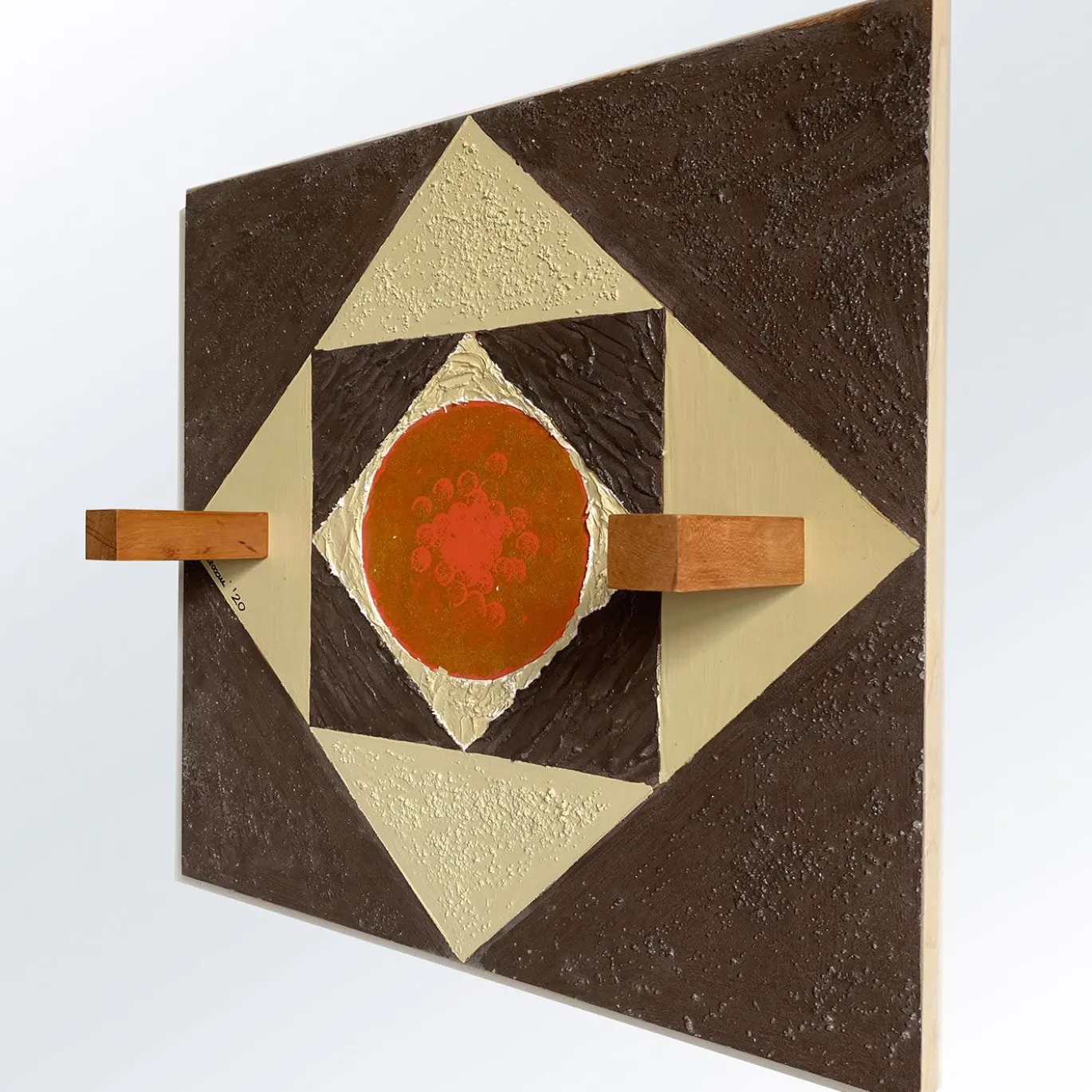 Pannello decorativo e appendiabiti a parete Concentrico di Mascia Meccani