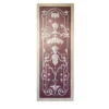 Pannello in legno rosso con decorazioni dipinte a mano