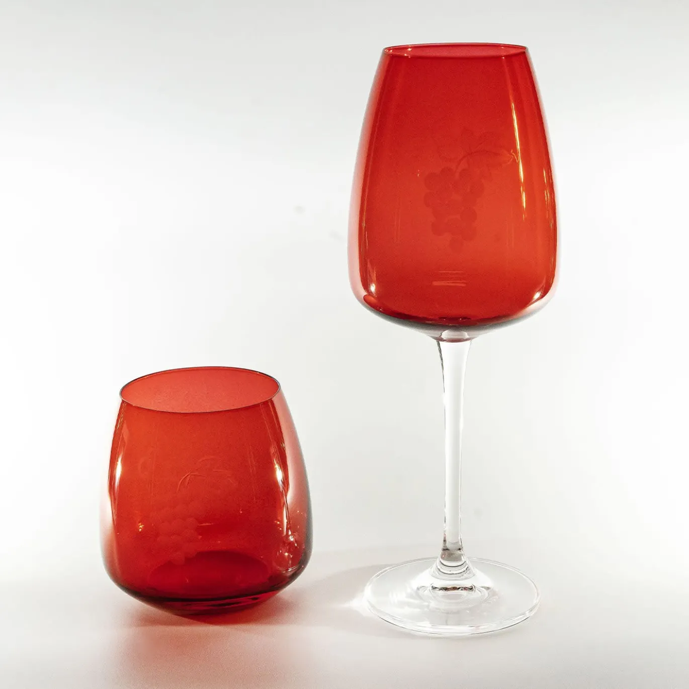 Parigi Set di 6 bicchieri da acqua con stelo rosso e trasparente inciso