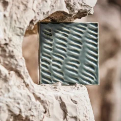 Piastrella Ippo in ceramica grigia chiara