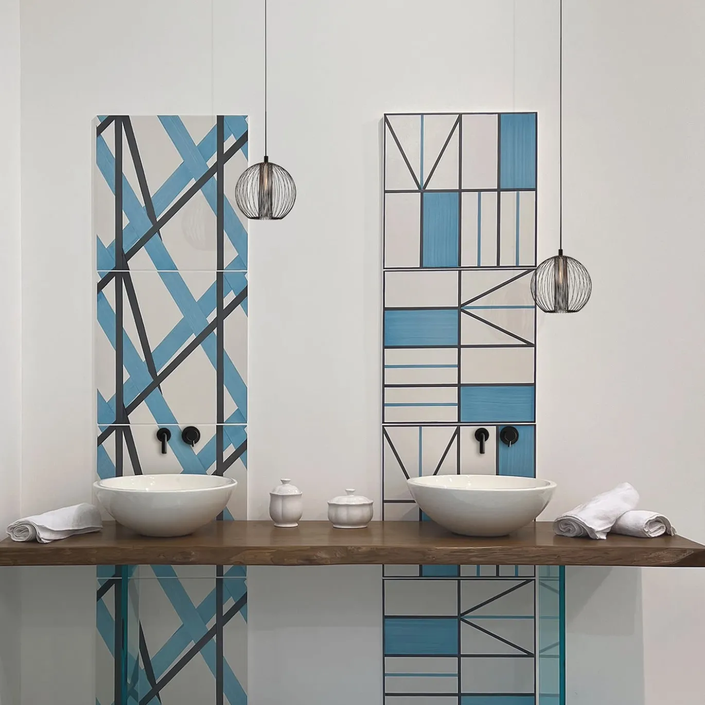 Piastrella La Facciata In Ceramica Azzurra Motivo Geometrico