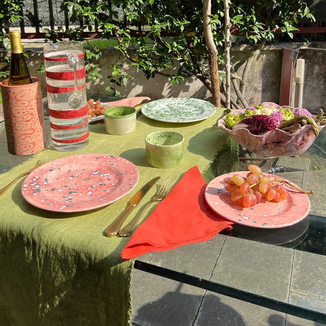 Piatto da frutta screziato di corallo