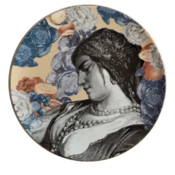 Piatto da portata in porcellana del Cairo con volto di donna e fiori #2