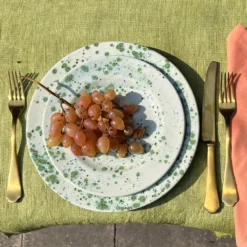 Piatto da portata verde screziato alle erbe