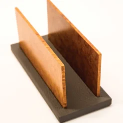 Porta lettere Erika in pelle e legno
