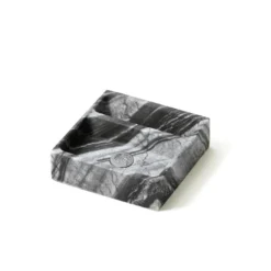 Posacenere in marmo nero del Kenya della collezione Giorgio