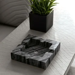 Posacenere in marmo nero del Kenya della collezione Giorgio