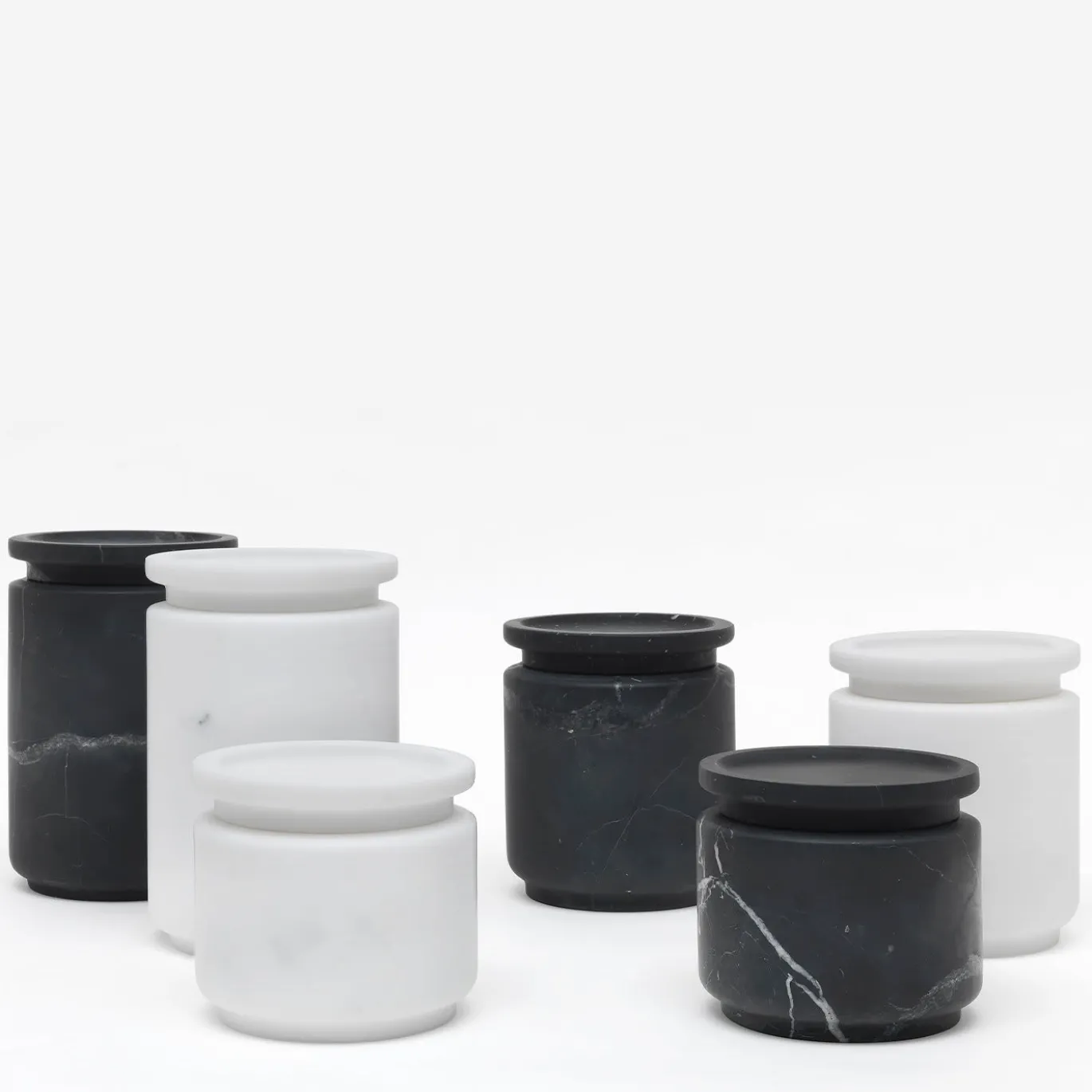 Pyxis Vaso medio bianco Michelangelo di Ivan Colominas