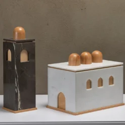 Quba Tall Gray Box di Gabriele D'Angelo