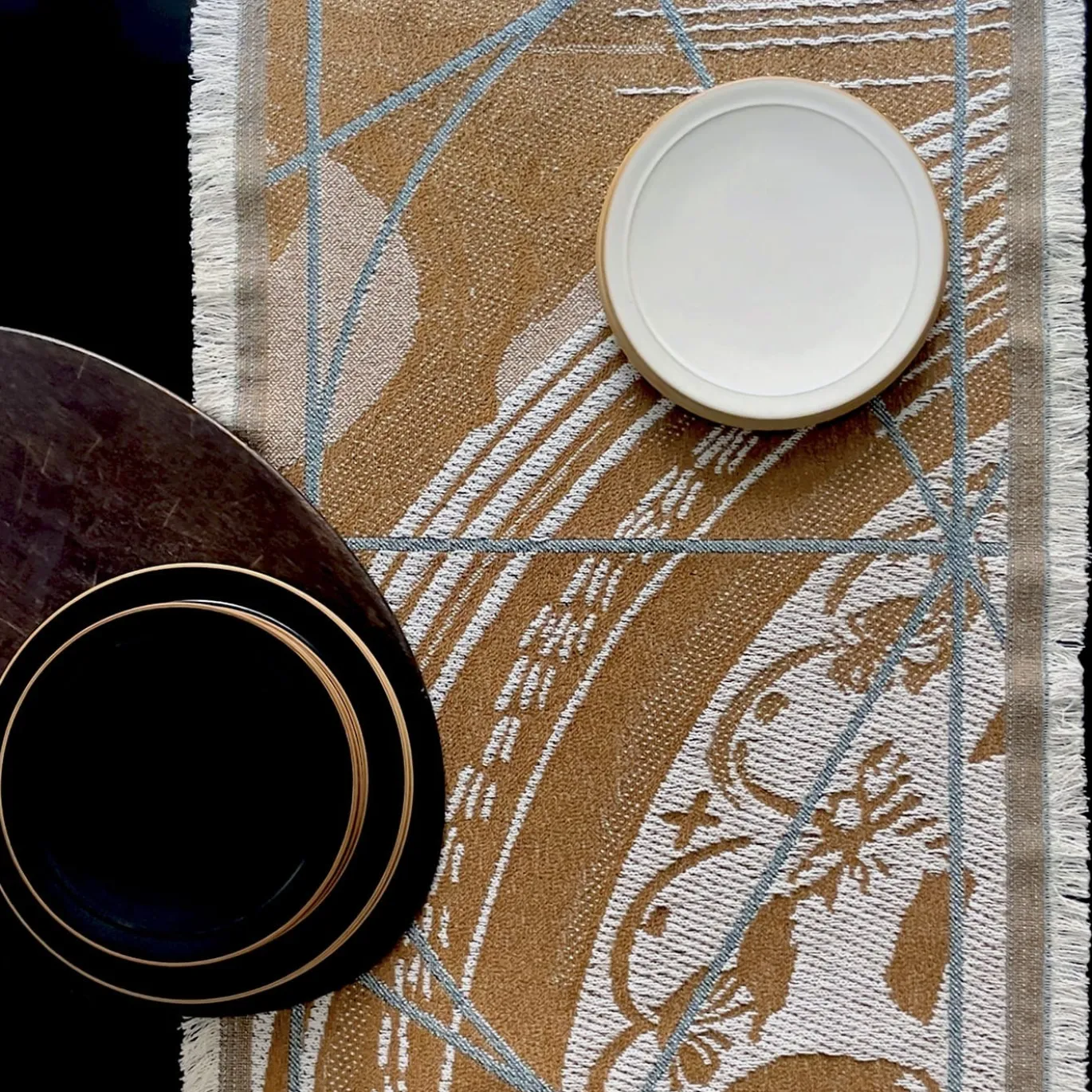 Runner Double Face Borromi in Mocha Mousse e Alga Verde Blu