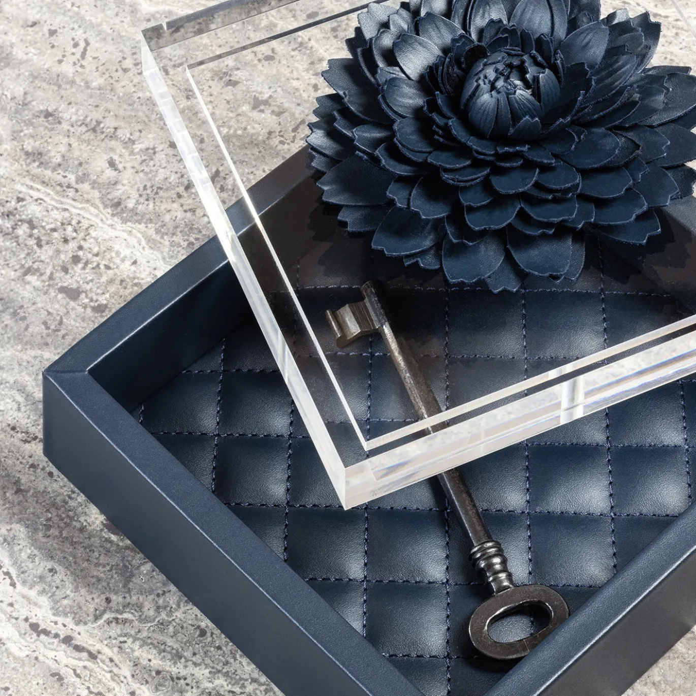 Scatola Fleur Dahlia quadrata piccola in pelle royal blue
